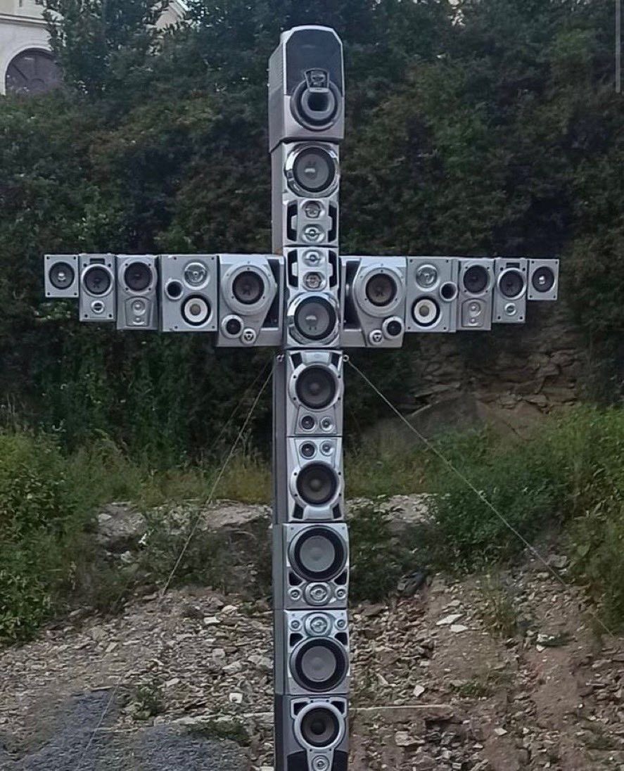 whotfisjovana's tweet photo. this is my religion https://t.co/FkQPm6HlaP