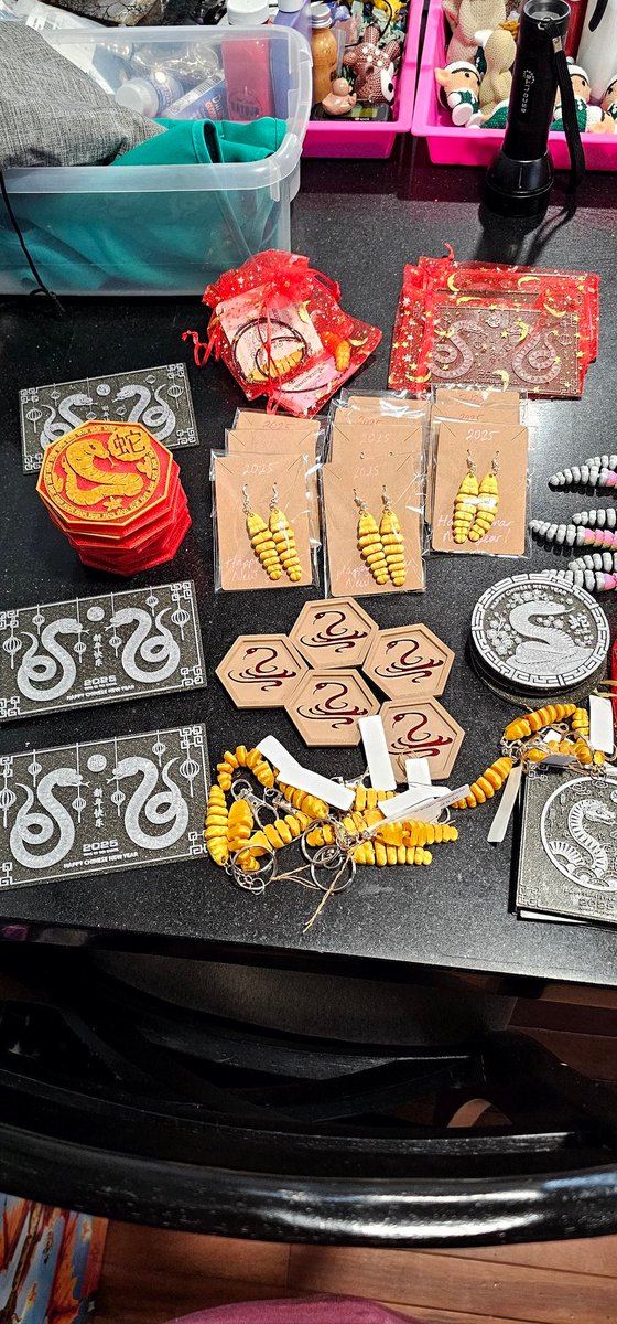 makeitmodit3d's tweet image. And were done making! Here's all 151 items we've made for Monkeyshines. They should go out the weekend before and the week of/weekend after the holiday. 

Happy Hunting!