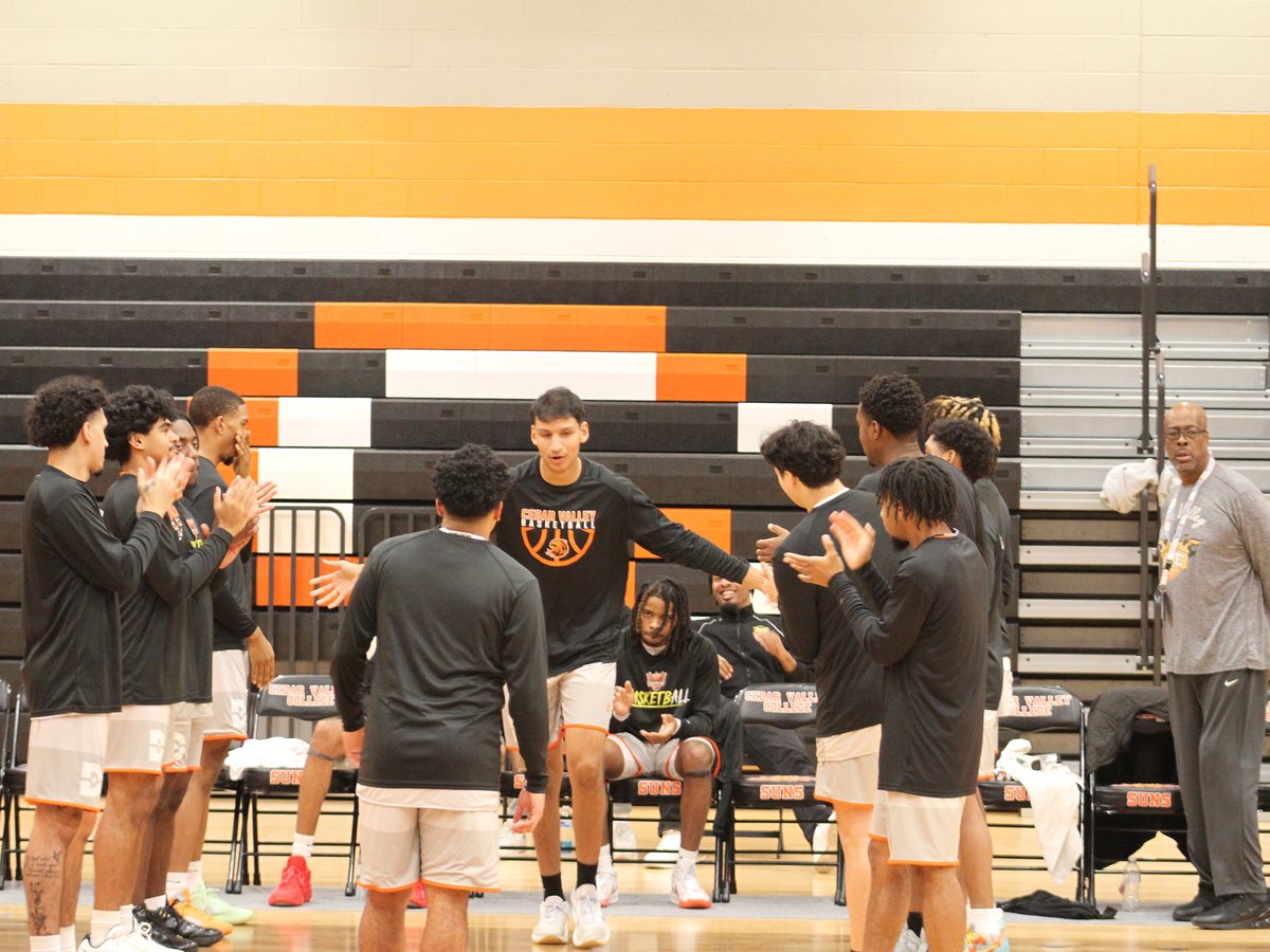 CedarValleySuns's tweet photo. Suns Begin Second Half of Season Wednesday

🗞️ https://t.co/o2FaSCmD08

#StrongUnitedNeverSatisfied https://t.co/IamVogDRNf