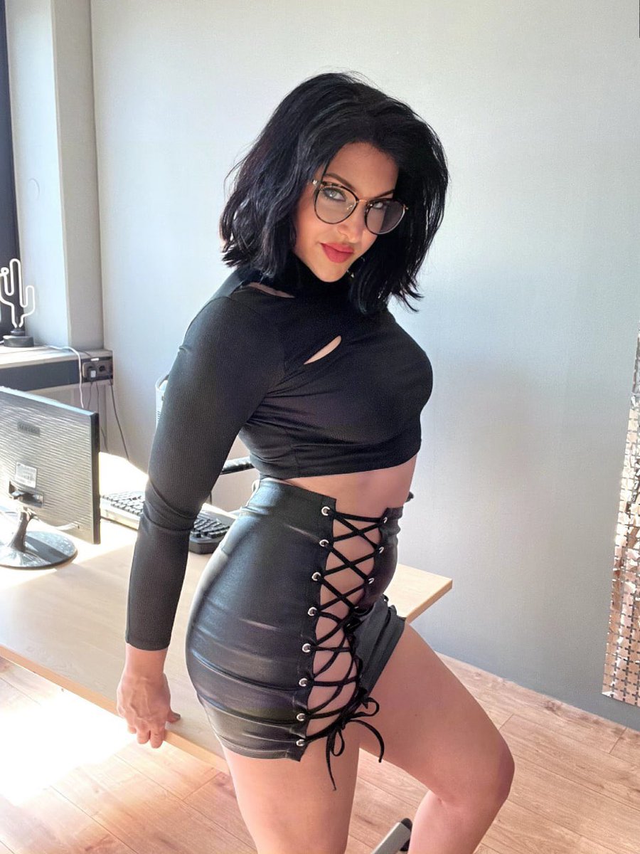 Schon mal eine richtige Chatting Session gehabt? Also so mit allem drum und dran?

findom