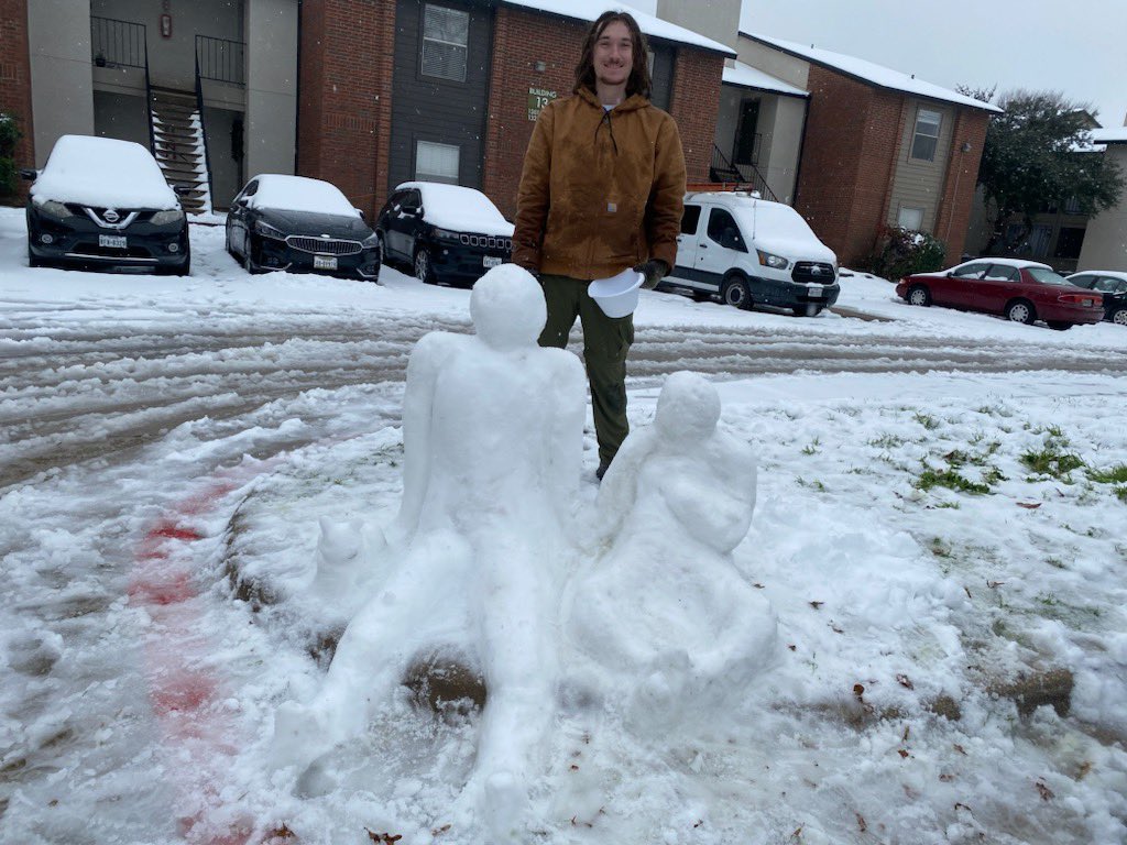 plotboy's tweet image. Hey @wfaa check out these snow people  &amp;amp; cat from Denton. Please pass on to Delkus @wfaaweather 

Artists: Kylee Seals &amp;amp; Nathan Nolan