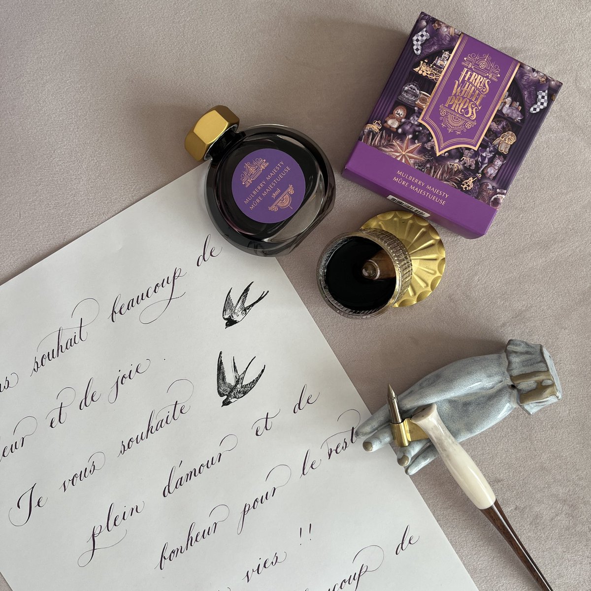 Name： Mulberry Majesty マルベリーマジェスティ）
3 of 3 of The Retro Celebration Collection
Colour Vibrant purple（ヴァイブラントパーブル）
with Rose gold shimmer

イベントなどにも使いたい素敵なcolor💜
#ferriswheelpress#ferritales#フェリスホイールプレス#フェリテール