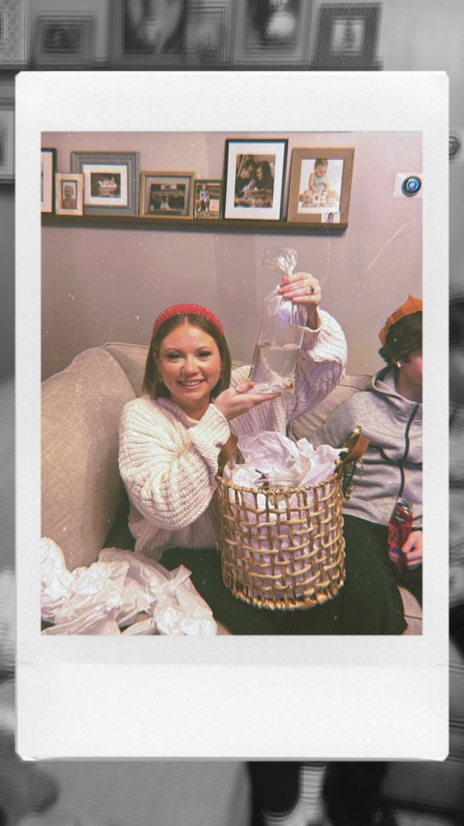 MogoLynch20's tweet photo. Christmas with the Lynch Family ❤️ https://t.co/jjZ5F489YE