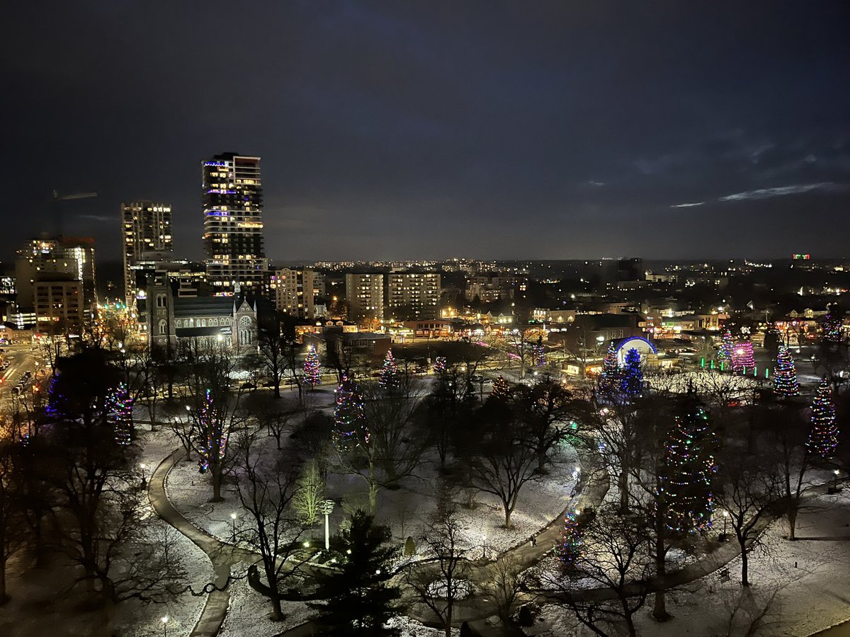 london.ca/NewYears 

New Year’s Eve in Victoria Park this Tuesday, December 31 

FREE live music and performances from local artists starting at 7 p.m. outdoor skating and two firework displays– one at 9 p.m., followed by another at the stroke of midnight. 
#LdnOnt