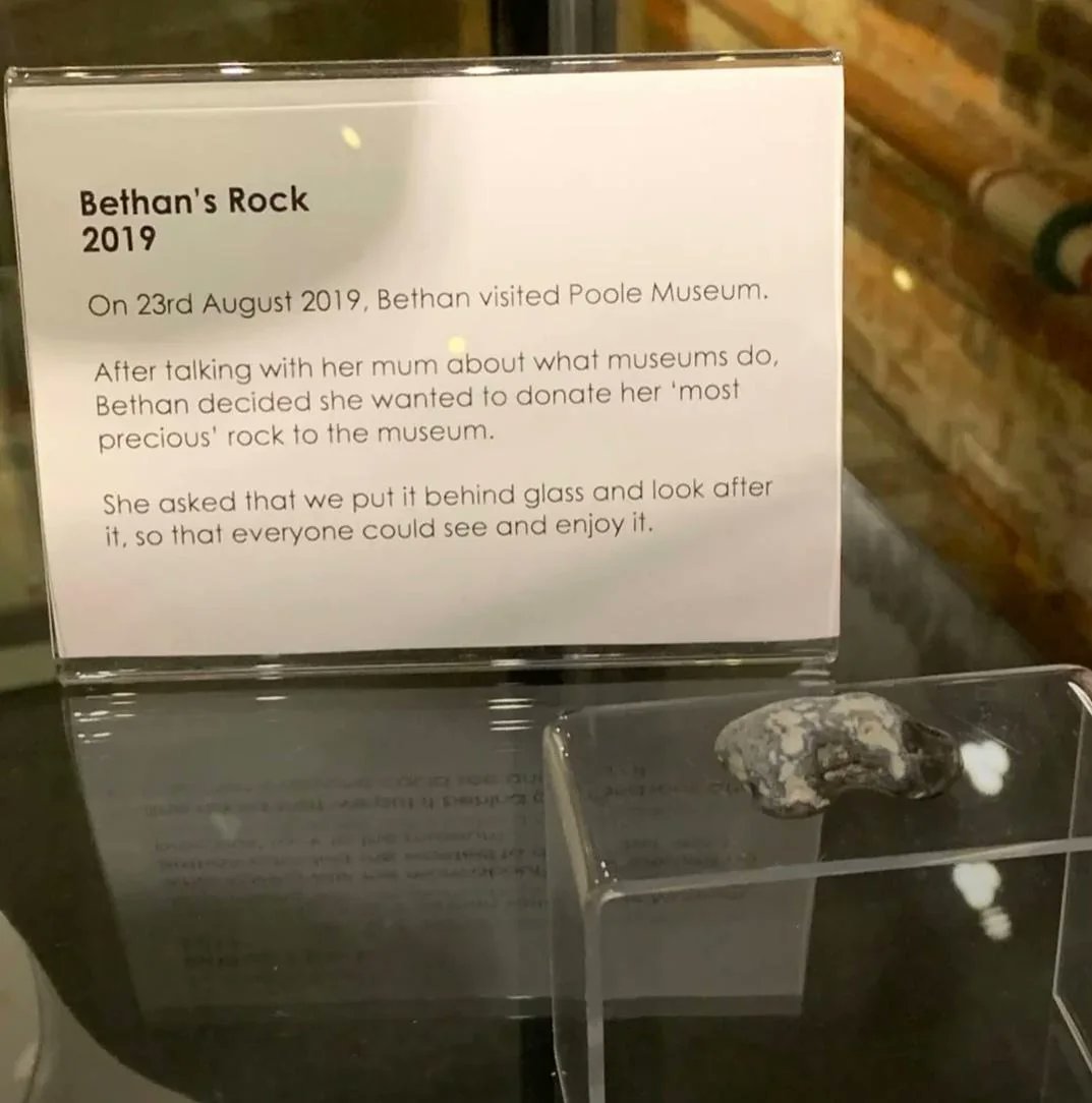 This world is blessed with beautiful people 🧵 

1. A museum being incredibly wholesome to a child