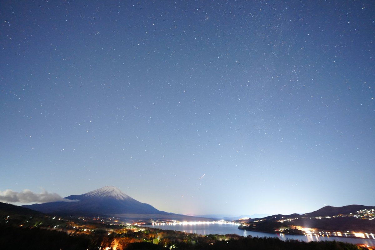 BIGforest914's tweet image. 富士山と山中湖
夜の絶景
#光害カットフィルター
#ファインダー越しの私の世界 
#αで切り取る世界