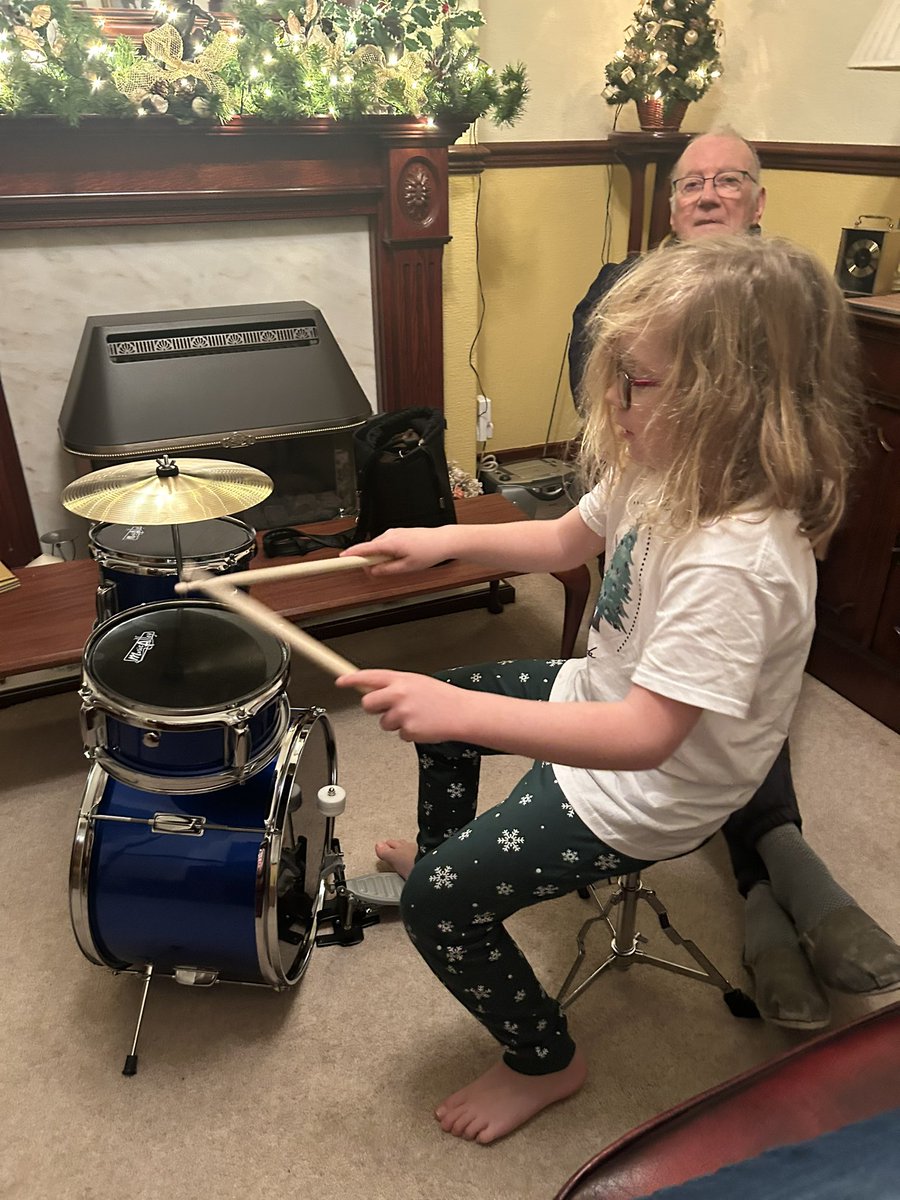 nicolab29's tweet photo. One minute you’re moving school… the next Santa’s bringing drums, magic sets and ventriloquist puppets down the chimney! We’ve definitely been very @WeAreCastleway this Christmas 🤣🤪😵‍💫😍@IanBeattie https://t.co/MoVQnVM7PD