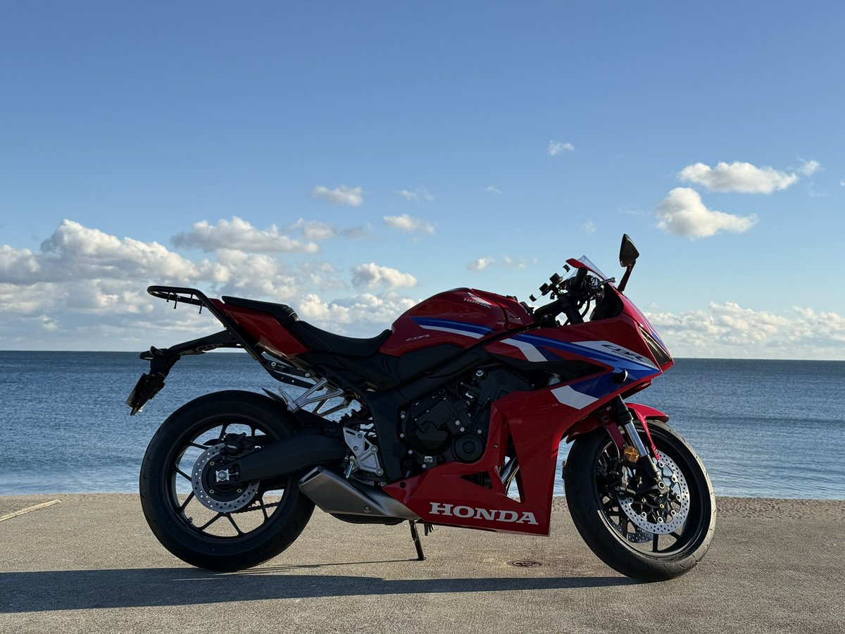 daik_work's tweet photo. #年末なので今年最後のサイドショットを貼ろう
#車好きと繋がりたい 
#バイク好きと繋がりたい 
#旅行好きと繋がりたい
#レクサスIS
#CBR650R
#Rebel250 https://t.co/NtsbSSiWBe