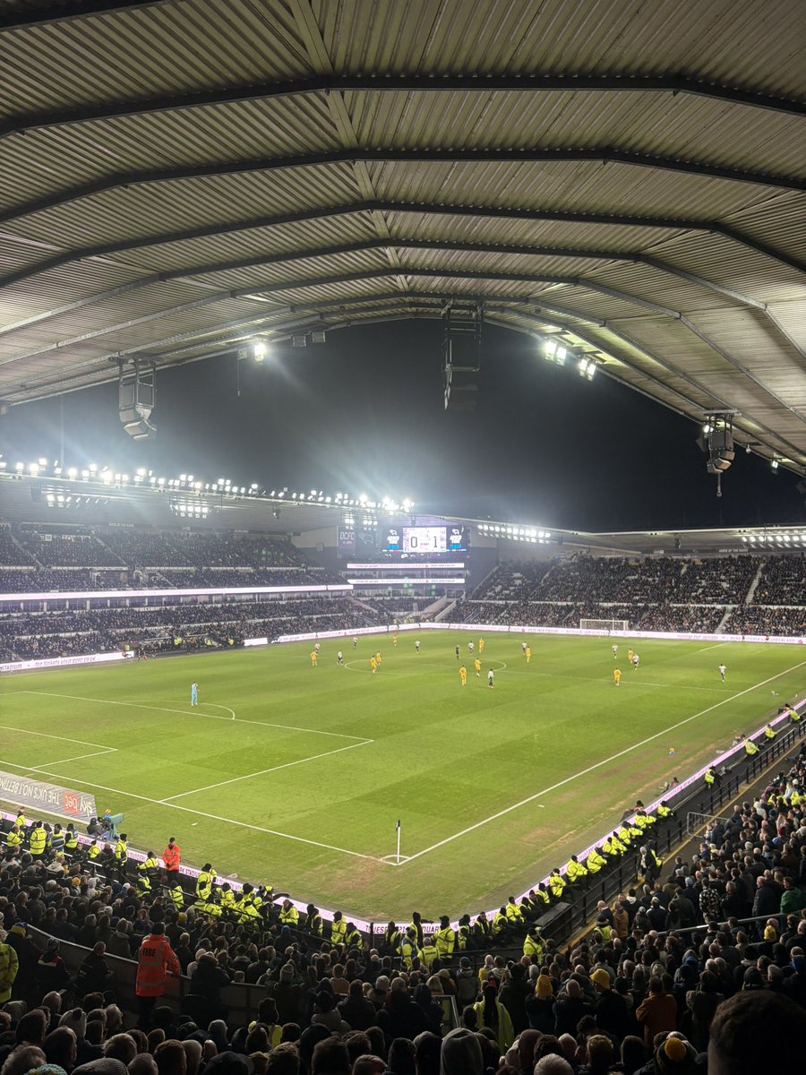 I absolutely loved tonight. That away end, rolled it back and reminded me exactly why I fell in love with the club. 
Champions again ole ole 🔝🎶