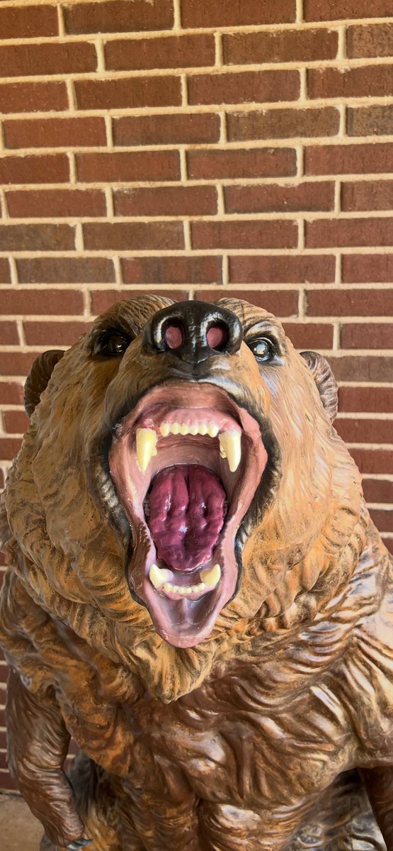 Be_Honorable's tweet photo. I finally finish my big project. The grizzly stands about 5’8” tall.  Made with different white PLA filaments like Polymaker, ERYONE, KingRoon and a couple other brands about 60 spools in total. @Polymaker_3D @Eryone_official @Kingroon3D https://t.co/EoxsWeWRM8