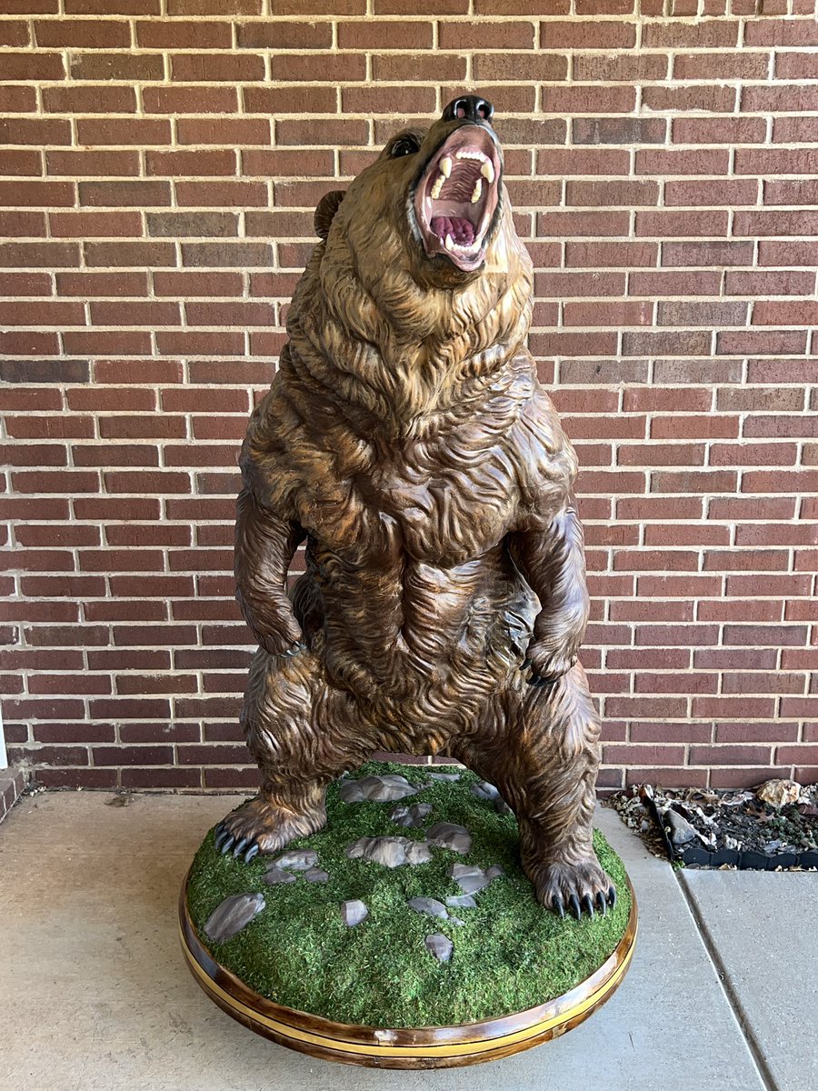 Be_Honorable's tweet photo. I finally finish my big project. The grizzly stands about 5’8” tall.  Made with different white PLA filaments like Polymaker, ERYONE, KingRoon and a couple other brands about 60 spools in total. @Polymaker_3D @Eryone_official @Kingroon3D https://t.co/EoxsWeWRM8