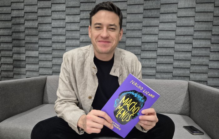 AdriDelgadoRuiz's tweet image. 📌 Los #machismos son lo peor que le puede ocurrir a las #mujeres. El #machismo mata, desaparece, humilla, anula, somete y perpetúa la #impunidad. En #ElDedoEnLaLlaga les presentaremos una #entrevista con el #periodista Nacho Lozano @nacholozano que nos hablará de su #libro