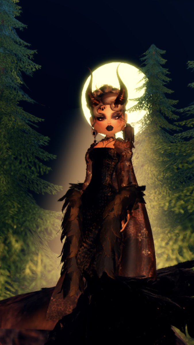 kusukekinnie's tweet photo. Luv the new dress https://t.co/p3P13zFbti