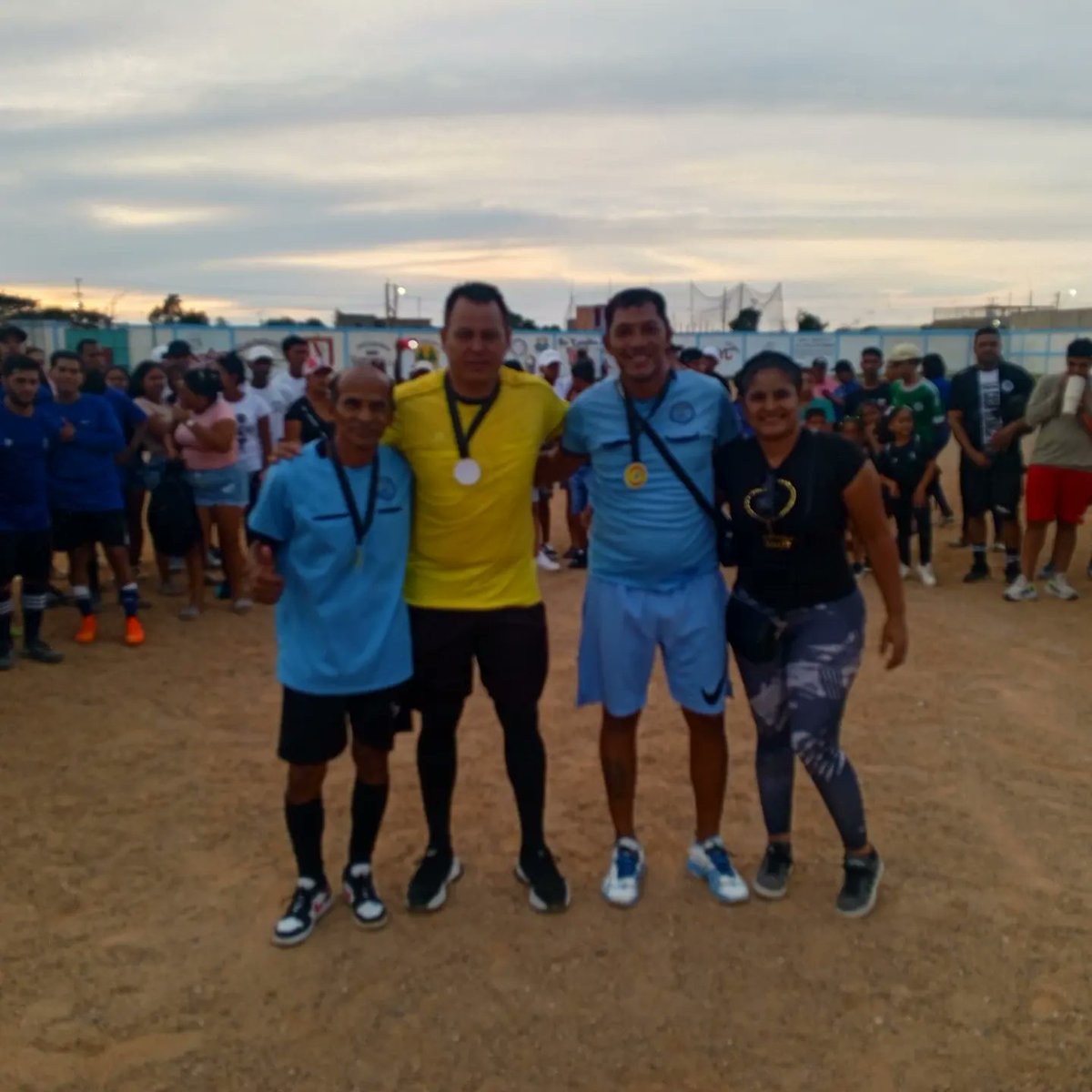 enriquerivas417's tweet photo. Premiación a los equipos del Torneo Navideño 2024 de la Liga de Fútbol del edo Sucre (LIFUTSU) https://t.co/RNEaZzhEJU