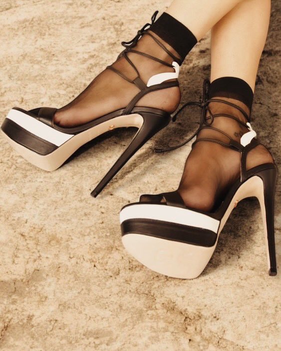 Ruthie_Davis's tweet photo. Ankles on point! 👠🧦 High heels + ankle socks = the chic combo you didn’t know you needed. Playful, stylish, and a little unexpected—perfect for showing off your personality. ✨ #SockItToMe #HeelsAndSocks #RuthieDavisStyle #ruthiedavis https://t.co/WPae2Hmvmm
