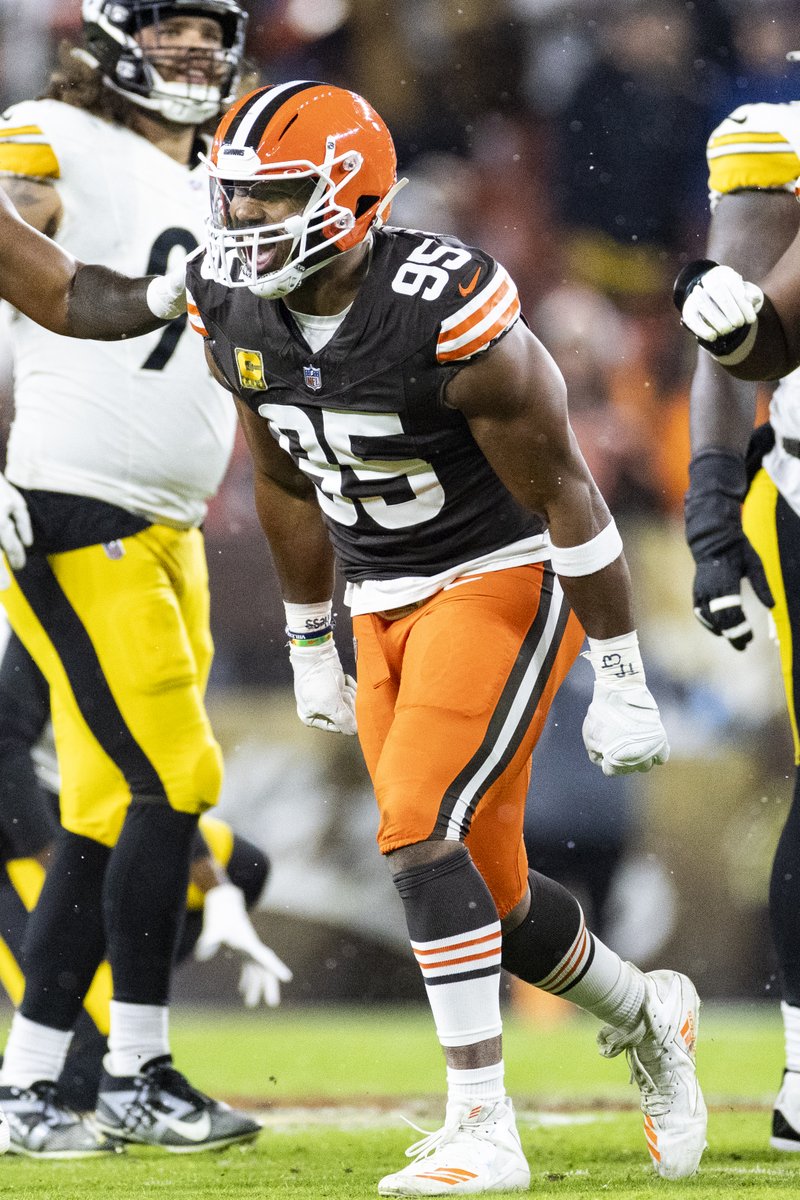 Myles Garrett is the first player in NFL History to have 14+ sacks in 4 straight seasons 🐶🏠