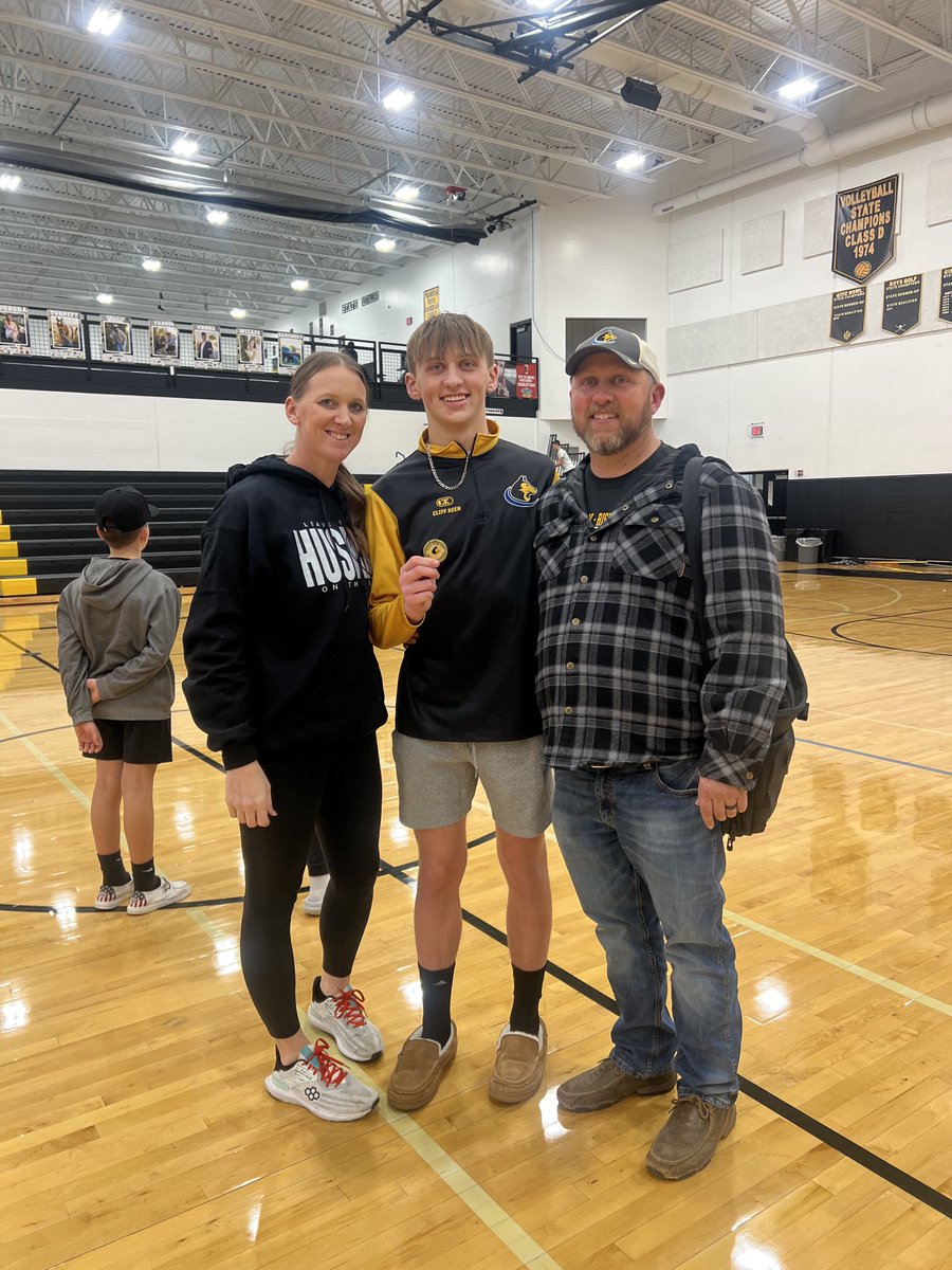 HeathVrbka's tweet photo. Happy #16 to my kid ⁦@VrbkaJett⁩! Proud of how hard ya work &amp; the places your determination will take ya! Love ya buddy! #Prouddad #Wrestlermindset #Pinem https://t.co/Hhmrp5BDOy