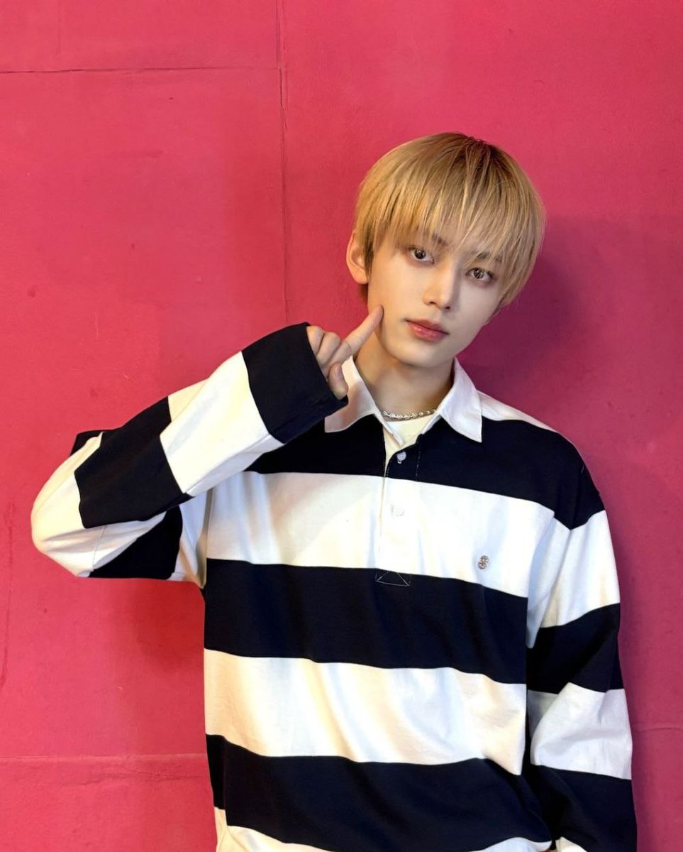 ytbbh__11's tweet photo. Happy Lin Hanzhong Birthday ๐ฅณ๐ Hope that happiness surrounds you. Love youโค๏ธ๐ฆ
๐๐๐๐๐ ๐๐๐ ๐๐๐ ๐๐๐
#๋ฆฐ #ๆ้ฉไธญ #์ํ์ค #ใชใณ #NouerA #๋์๋ผ #HAPPY_LIN_DAY #HAPPYLINDAY @nouera_official https://t.co/6bCMc14Zi4