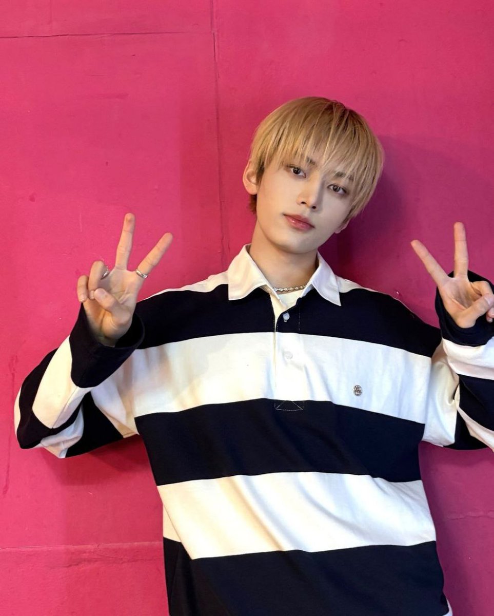 ytbbh__11's tweet photo. Happy Lin Hanzhong Birthday ๐ฅณ๐ Hope that happiness surrounds you. Love youโค๏ธ๐ฆ
๐๐๐๐๐ ๐๐๐ ๐๐๐ ๐๐๐
#๋ฆฐ #ๆ้ฉไธญ #์ํ์ค #ใชใณ #NouerA #๋์๋ผ #HAPPY_LIN_DAY #HAPPYLINDAY @nouera_official https://t.co/6bCMc14Zi4