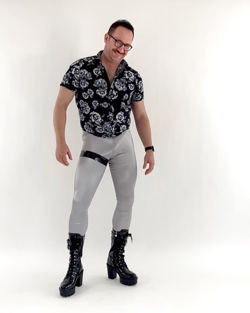 cut2medesigns's tweet photo. JeffJeffrey Styling the hell out of Vinyl @cut2medesigns.
Solid, Iridescent & Peeble in All Styles. Lots of Colors, Sizes Small thru 8XL!
https://t.co/YzVnOv6vuh
#cut2medesigns #vinyl #stretchvinyl #peeblevinyl #iridescentvinyl #solidvinyl #spandexgear #singlets #tights https://t.co/pTIOr6Ux3O