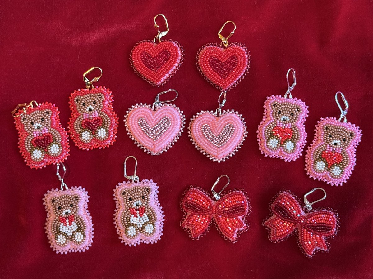 opache_b's tweet image. Shop update! Beaded Teddy Bears, Hearts, and Bows! Available now 🧸 opachebeadwork.etsy.com