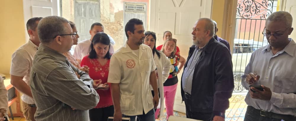 En la mañana de este domingo visitamos objetivos socioeconómicos del municipio holguinero de #Gibara.

Mantener un estrecho vínculo con el pueblo y las autoridades locales, es prioridad de nuestro Gobierno.

#ConLaFuerzaDeLaUnidad
