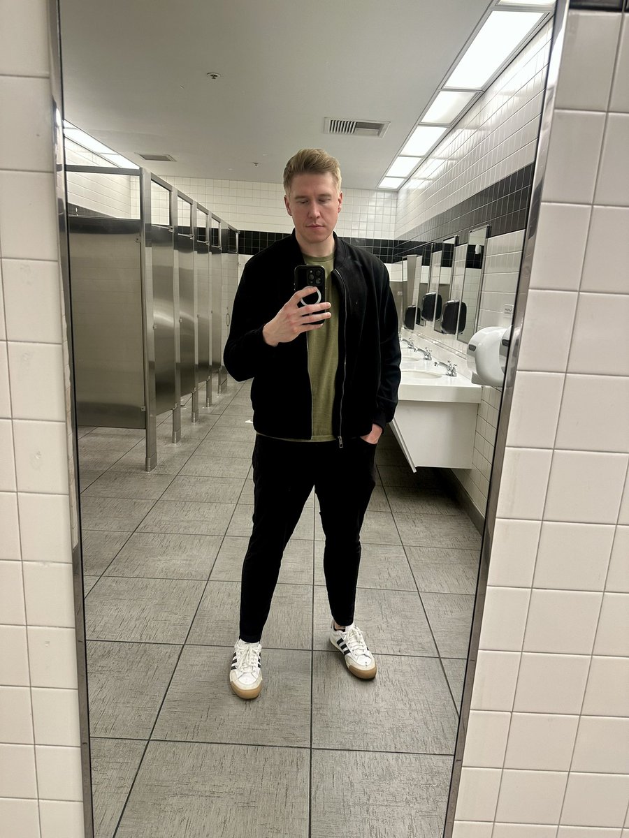 2xSHANEZ's tweet photo. Still alive. https://t.co/ZMcQ5PPGtZ