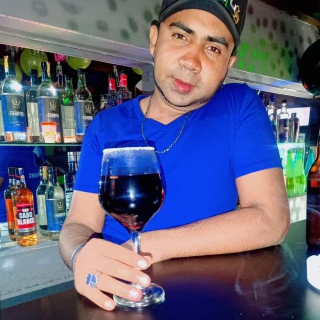 bar164331 tweet picture