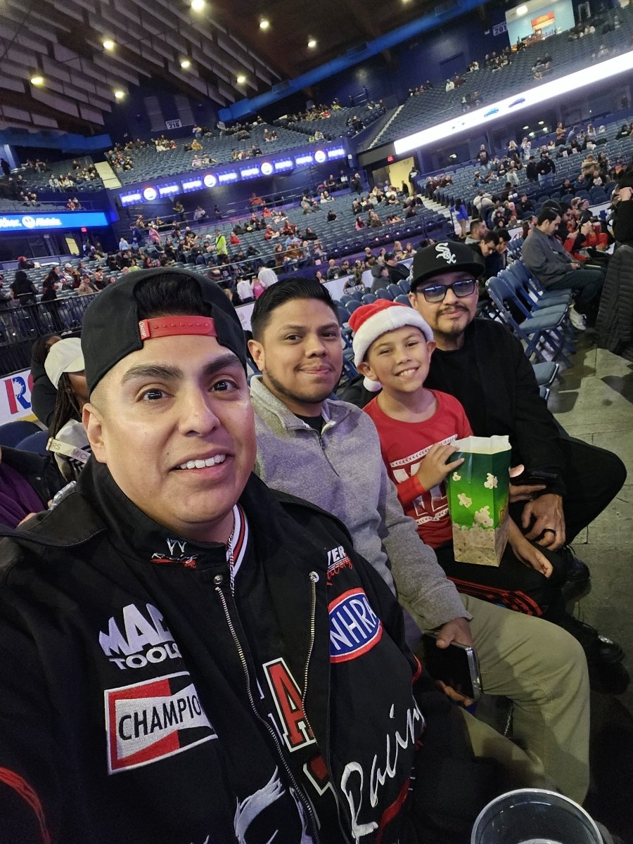 ejasso87's tweet photo. #WWEChicago https://t.co/HP7PNLI9DW