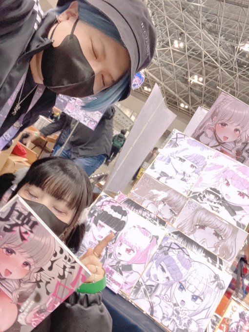 ほぼ設営終わりました!!!!!!!!!!ですがペーパー挟み終わんないよォ^_^^_^^_^^_^よろしこ!!!!!!🔥🔥🔥 