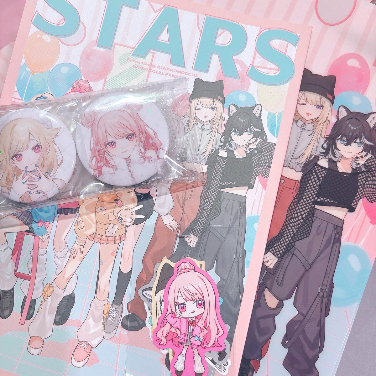 「各新刊セットはこんな感じです!どちらもグッズ単品での頒布はありませんのでご留意い」|しゅがお▷画集発売中のイラスト