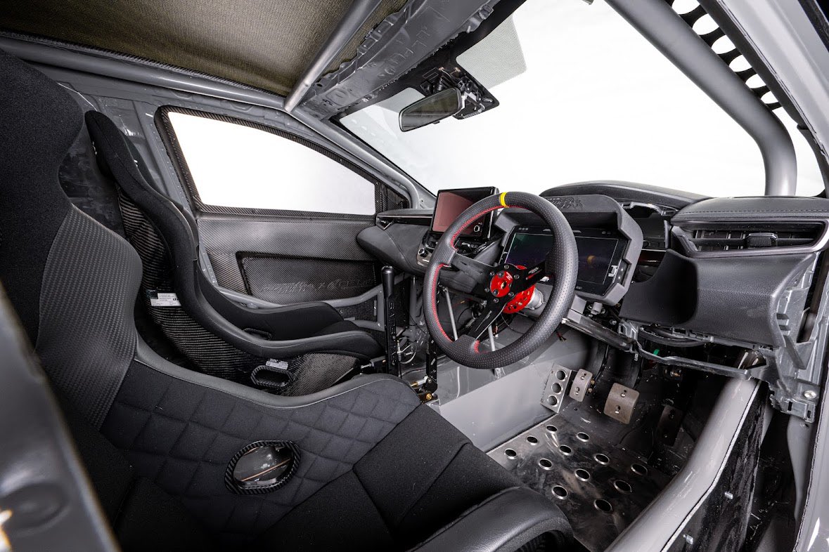 kazama2026's tweet image. もはや完成されたコックピット…lexusRCから毎回バージョンアップしています！
#toyotagazooracing 
#yokohamarubber
#artfactory 
#rayswheels
#hufjapan  #hpi 
#bride #dg5suspension #oguraclutch 
#kyototool #gcgjapan 
#valenti_japan  #redbulljapan
#埼玉県 #春日部市

◦