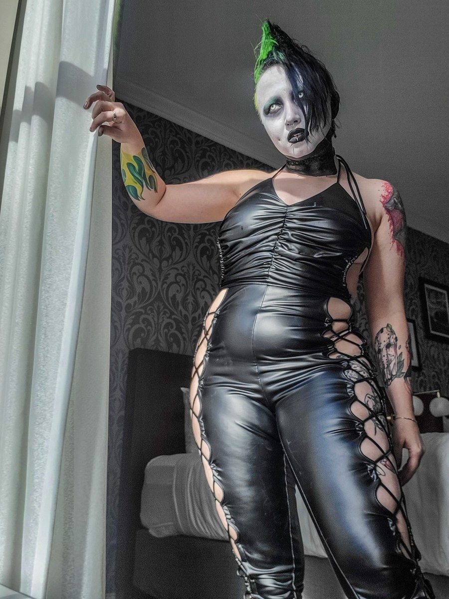 dustinrhodes's tweet photo. Meet @abadon as our @RhodesWrestling #HighTension VIP January 19th in #LeanderTx before the show! She will face champion @VertVixen that night. 
Be sure to get your TIx before they are gone. Remember, we have limited seats to one of the hottest newest indepent pro wrestling shows out there. All trained by me! 
Tix here ⬇️

https://t.co/XjdCwGGws6