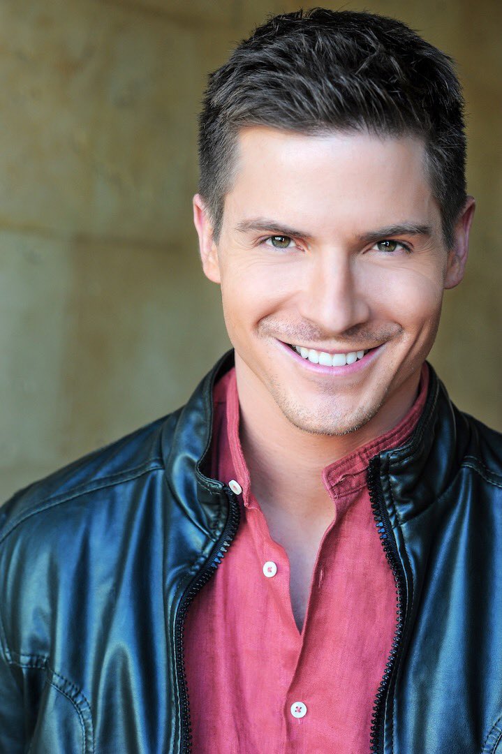 GeekToMeRadio's tweet photo. 2024’s last show is TONIGHT (10pm ET / 7pm PT) as we discuss the new film #TrappedInn w/ star & exec producer @Robertpwatkins ft @mattrife!! Then, Chef Liz of Tenacious Eats joins us to discuss the 40th Anniversary of #Clue & we’re giving away 2 tickets to this SOLD OUT event!! https://t.co/QmDuuePsvq