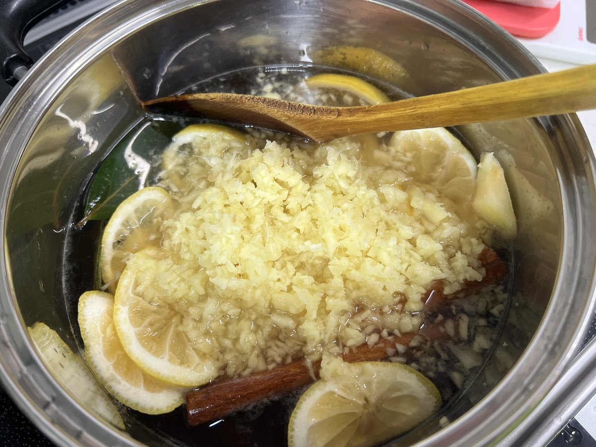 MasaniMasaaki's tweet photo. 早速新作のぽんやなクラフトコーラを仕込む!
どちらかと言うとジンジャーエールかな?
#クラフトコーラ #craftcola #スパイス #spice #ぽんやなクラフトコーラ #一本柳クラフトコーラ https://t.co/s1DD3HXnFu