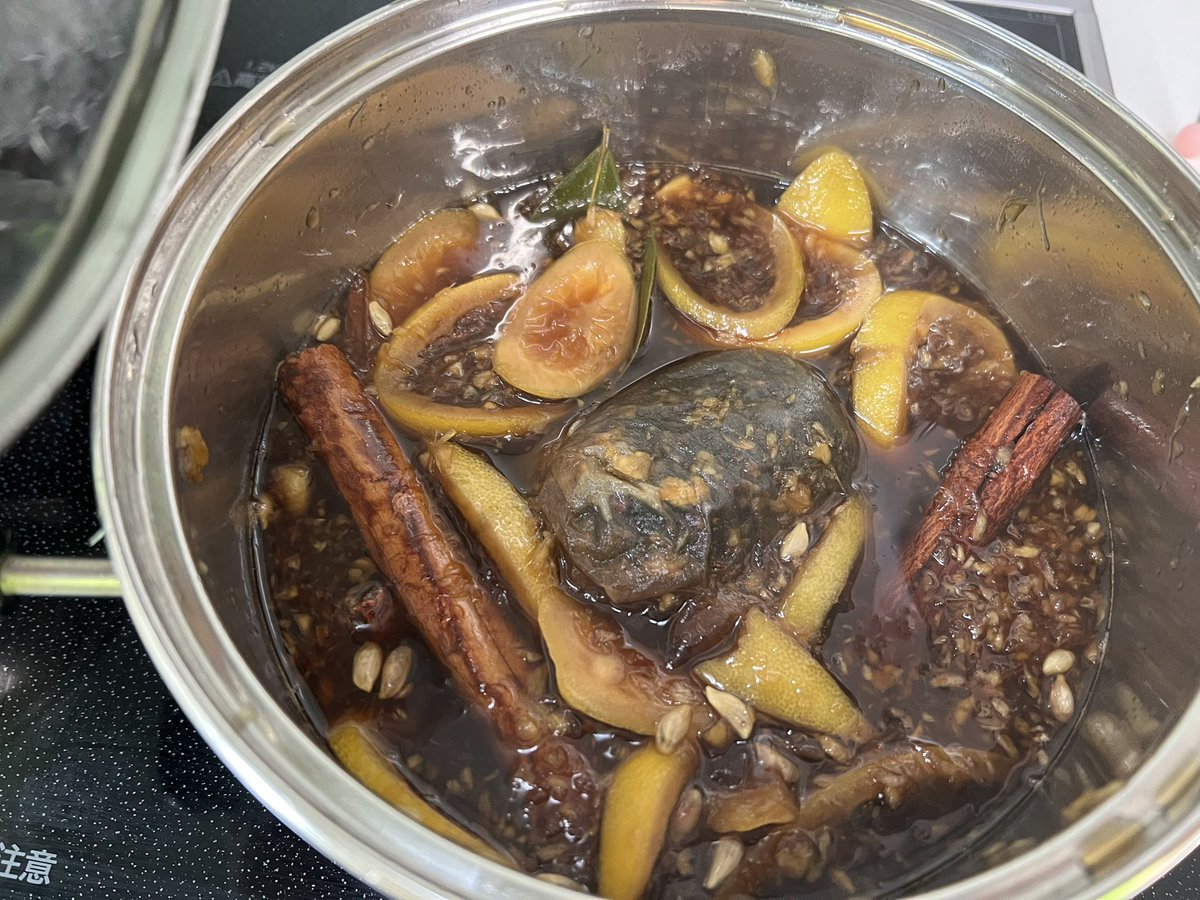 MasaniMasaaki's tweet photo. 早速新作のぽんやなクラフトコーラを仕込む!
どちらかと言うとジンジャーエールかな?
#クラフトコーラ #craftcola #スパイス #spice #ぽんやなクラフトコーラ #一本柳クラフトコーラ https://t.co/s1DD3HXnFu