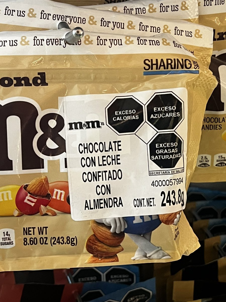 These excess calories/saturated fats labels Mexico uses are a good idea! Something to consider in 🇨🇦?