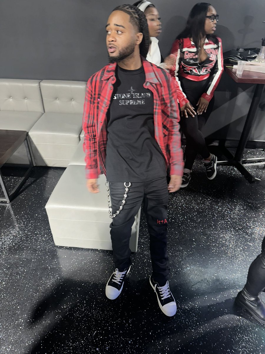 BaggWooski's tweet image. 🤓’d 🆙 i honestly don’t take this shit fa nunthin i seen the truth in plenty things im stickin w who love me 🤟🏾