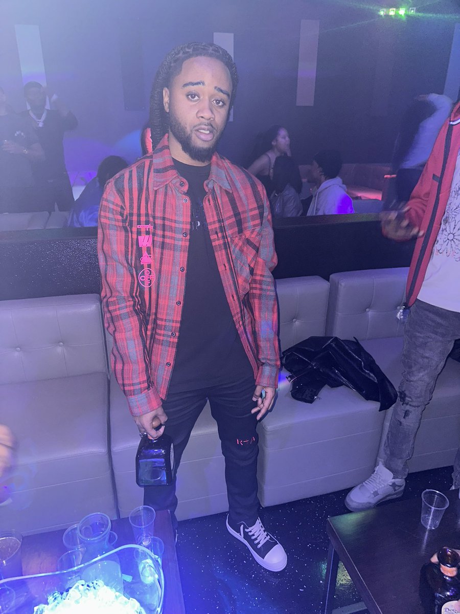 BaggWooski's tweet image. 🤓’d 🆙 i honestly don’t take this shit fa nunthin i seen the truth in plenty things im stickin w who love me 🤟🏾