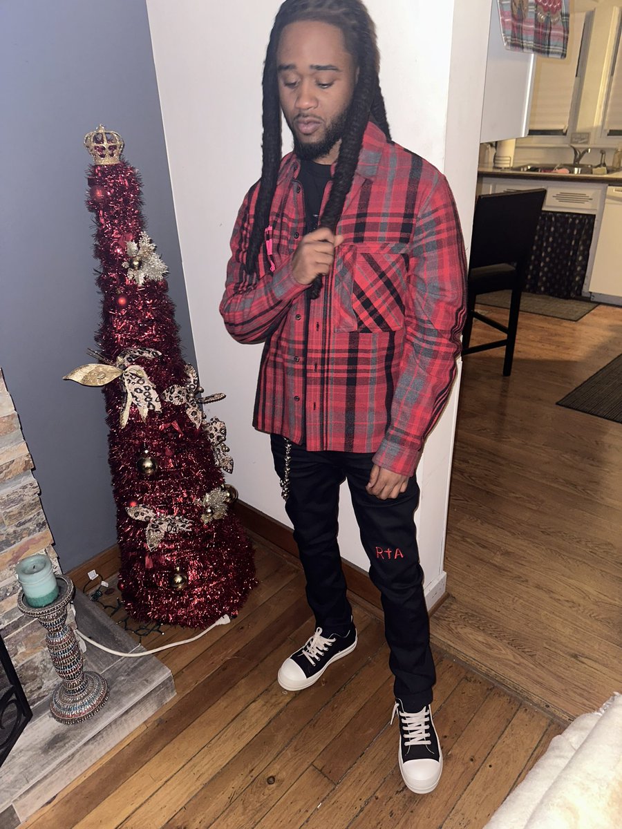 BaggWooski's tweet image. 🤓’d 🆙 i honestly don’t take this shit fa nunthin i seen the truth in plenty things im stickin w who love me 🤟🏾