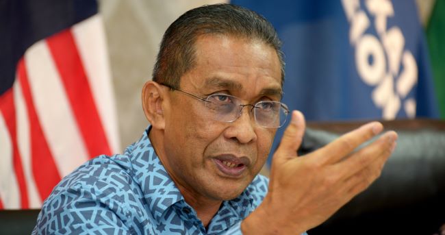 Setiausaha Agung Pas, Datuk Seri Takiyuddin Hassan berkata, parti itu memandang serius kenyataan melampau dan penuh emosi yang dikeluarkan menteri berkenaan.

khairulfaizi.com.my/2024/12/pas-am…