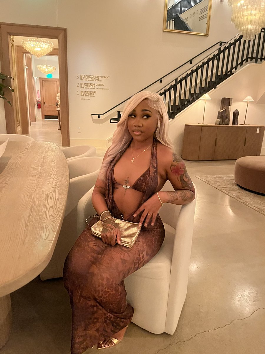 jaylanikoleee_'s tweet image. such a doll 🤎