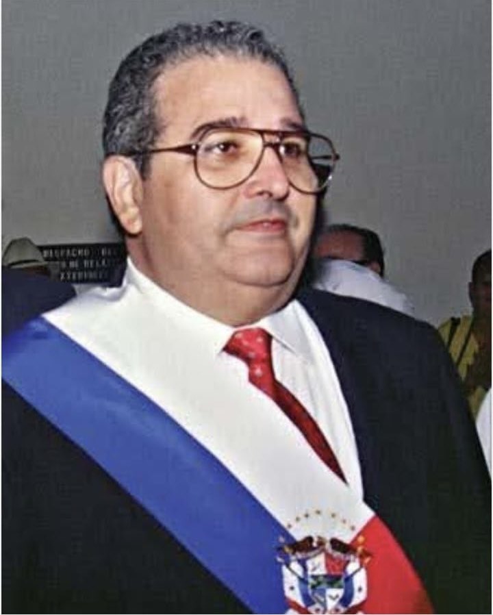 En Panamá, el presidente Carter es recordado por los Tratados del Canal, pero también jugó un papel clave en las elecciones de 1989. Como observador denunció el fraude que intentó desconocer la victoria de Guillermo Endara, defendiendo la voluntad democrática del pueblo panameño.