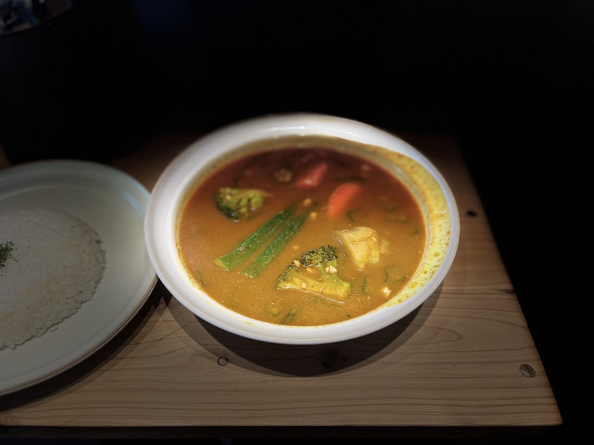 yuyu4273403's tweet photo. COTRU 感想

12/29の昼ごはんはCOTARUさんに行きました。オクラと納豆のネバネバスープカレーを注文しました。野菜が美味しかったです。辛さ3辛にしたのですが5辛でも良かったと思いました。

#COTARU
#スープカレー感想
#小樽駅付近 https://t.co/ofeIvcI8JV