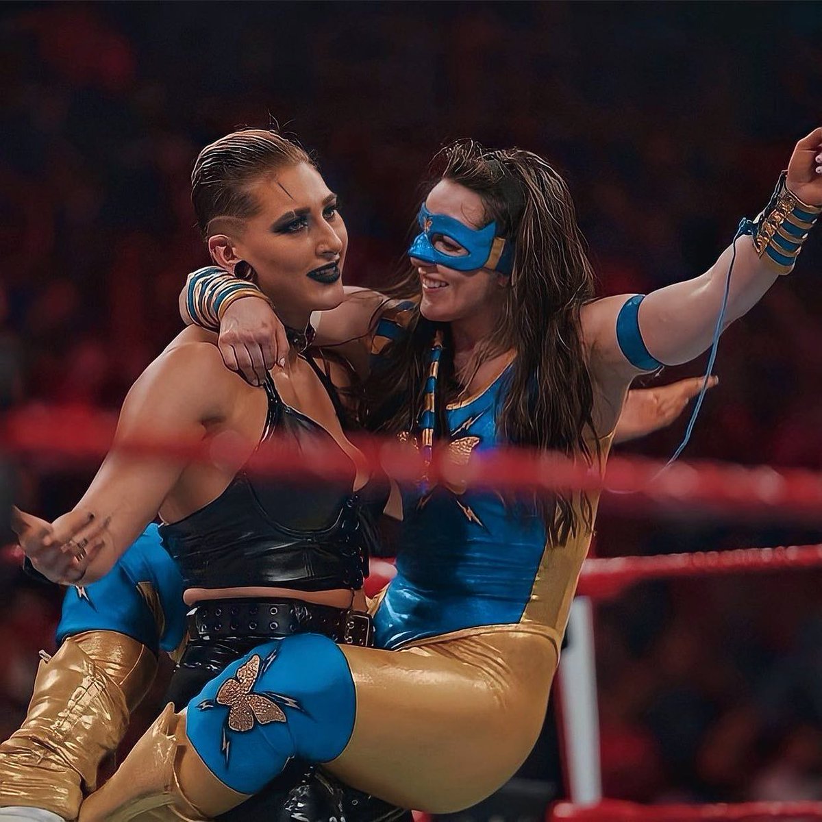 2dayInHistoRhea's tweet photo. #SundayNightMami
Tonight Rhea performs in a house show at the Kaseya Center at #WWEMiami. This will be her second time performing at this arena, the first being in September 2021 on Raw https://t.co/OYAtJBRRav