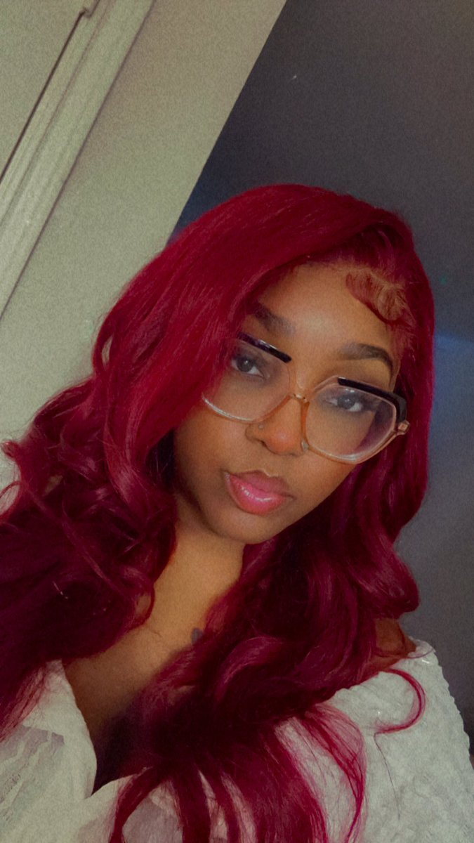 ShannaRenaa's tweet photo. ITS MY BIRTHDAY 💋✨
#CapricornSzn https://t.co/FUs7TdIEuY