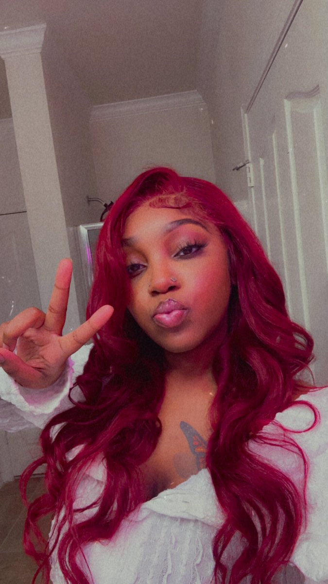ShannaRenaa's tweet photo. ITS MY BIRTHDAY 💋✨
#CapricornSzn https://t.co/FUs7TdIEuY