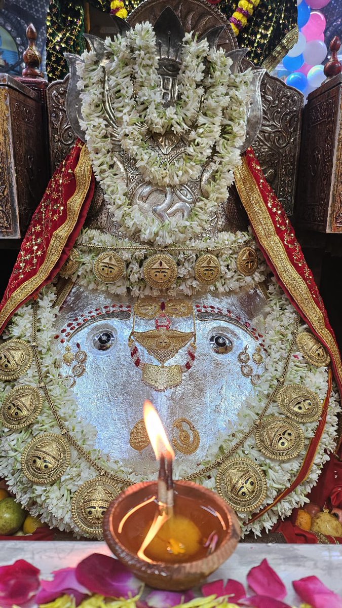 shrikalkamaa's tweet photo. 🙏🌸 #Jai #Maa #ShriKalkaJi 🌸 #Temple #GoodMorning #Daily #Aarti 🙏🌹#जय #माँ #श्री_कालका_जी🌹की #मंदिर #सुप्रभात #आरती #दर्शन #२०८१_विक्रम_सम्वत् #पौष #कृष्णपक्ष #सोमवतीमावस  #30Dec2024 #Monday https://t.co/pDUkpJyrRM https://t.co/8qHQzMoEV6 https://t.co/ZRUhVuTIto