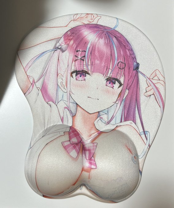 麦うさぎ先生のあくたんのマウスパッド最高です🥰 