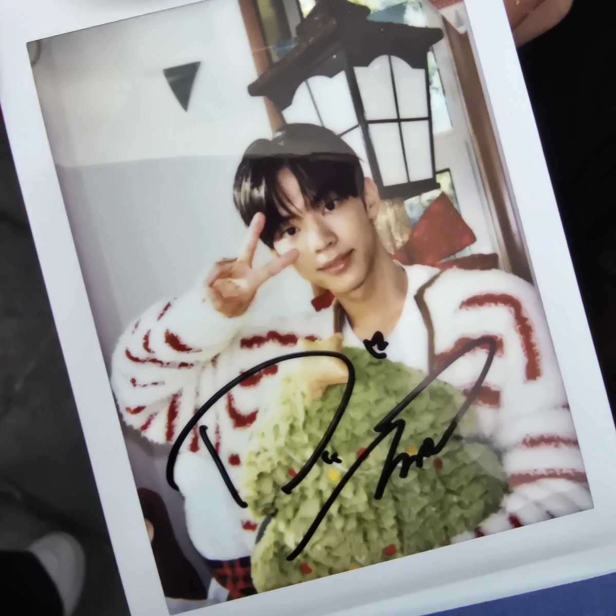 도훈이 폴라 당첨되신 분이 트위터 안하신다고 널리널리 퍼뜨려달라고 하셔서 올립니다ㅜ 너무 예쁨